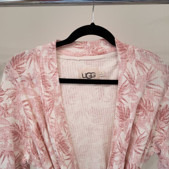 Pink Ugg Robe - Picture 5 of 6
